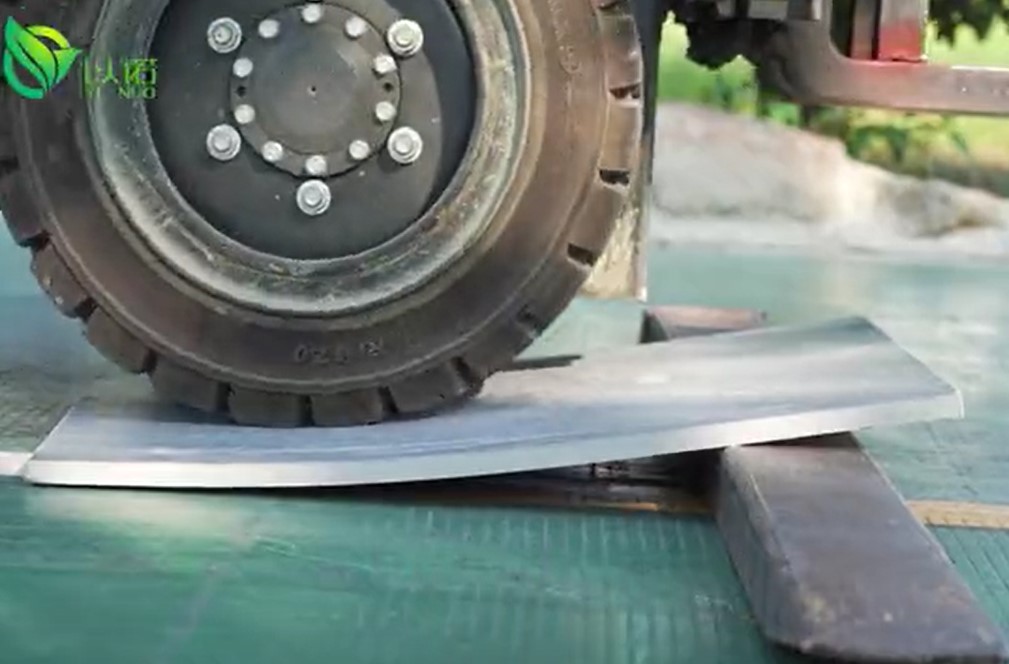 以諾磚機(jī)托板丨韌性、抗斷能力測試